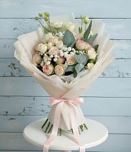 Букет цветов из:  Розы и Лизиантусы #REPLACE_PRED# Свече