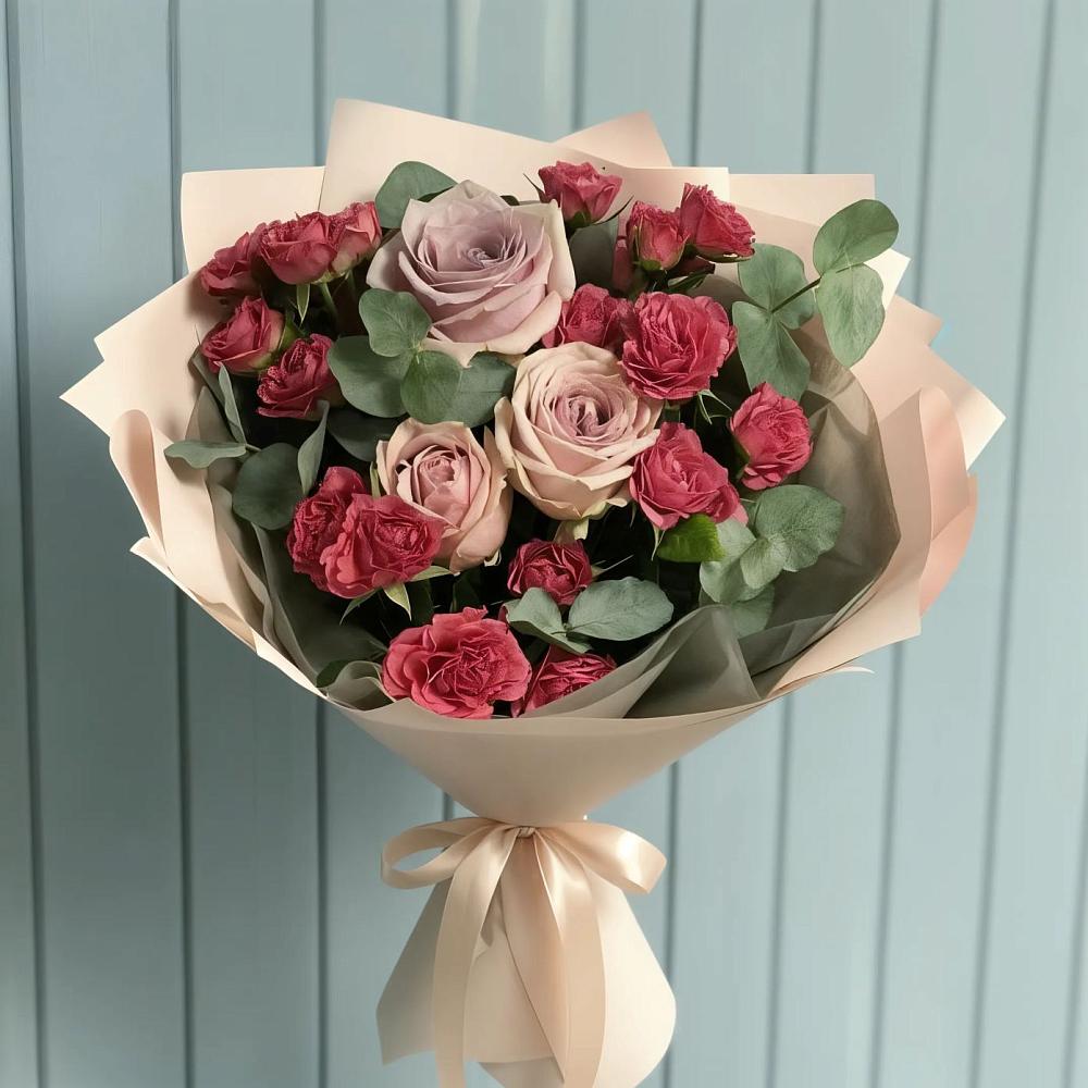 Букет цветов из: Гвоздики и Розы в Свече