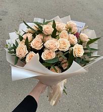 Букет Кремовые розы Латте в Свече