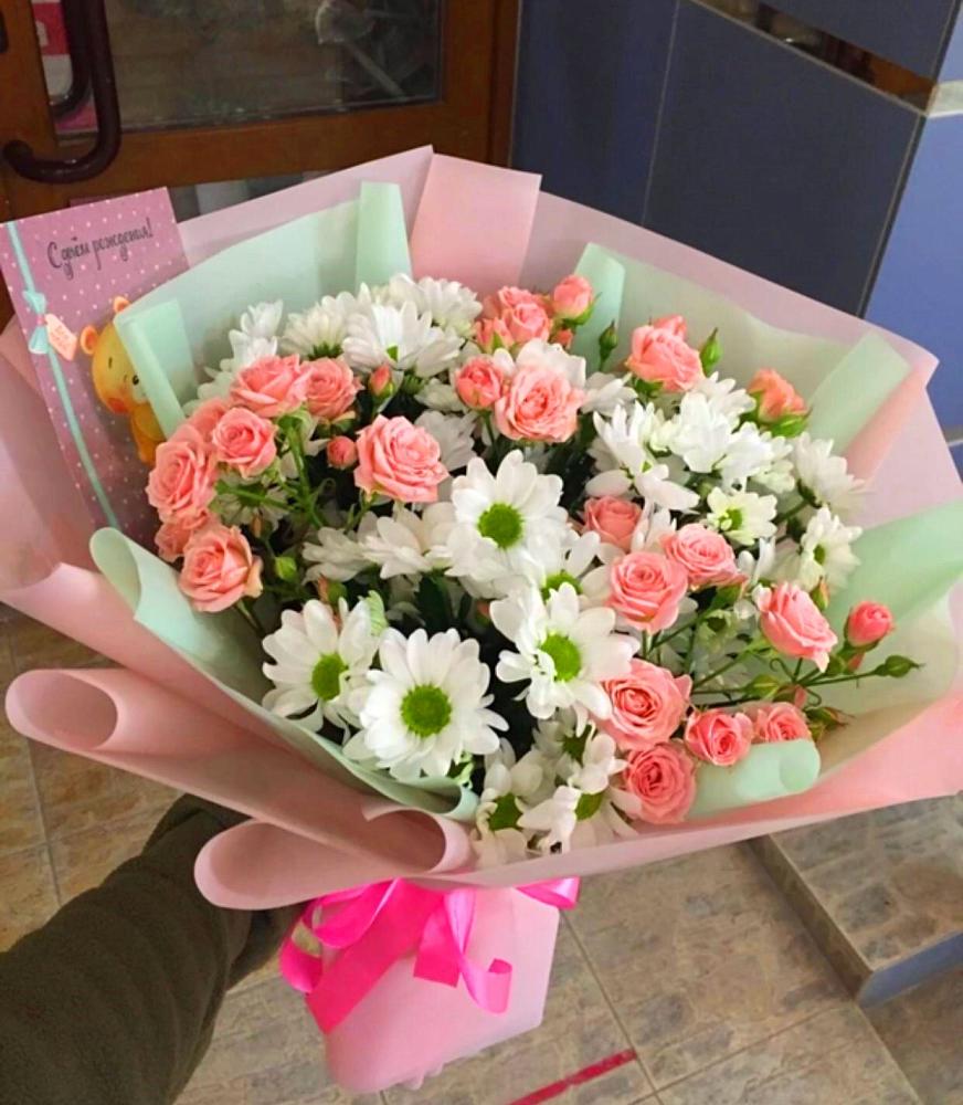 Букет цветов из: Розы и Хризантемы в Свече