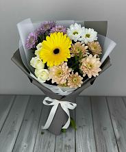 Букет цветов из:  Розы, Герберы и Хризантемы в Свече