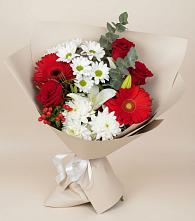 Букет цветов из:  Розы, Хризантемы, Герберы и Лилии в Свече