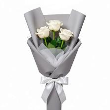 Букет 3 белые розы в Свече