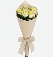 Букет цветов из:  Розы в Свече