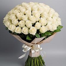 Букет 101 беля роза Белоснежка в Свече