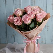 Букет цветов из:  Розы в Свече