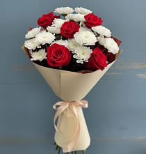 Букет цветов из:  Розы и Хризантемы в Свече