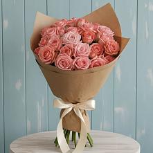 Букет цветов из:  Розы в Свече