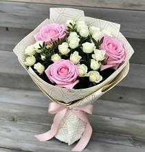 Букет цветов из:  Розы в Свече