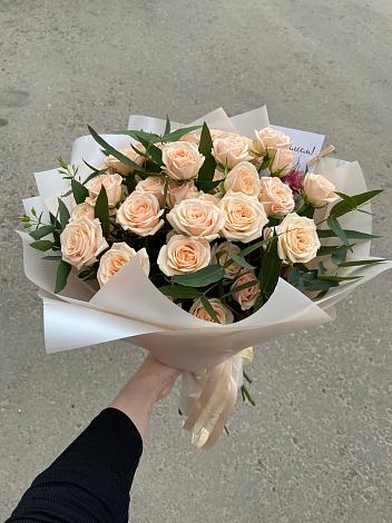 Букет Кремовые розы Латте в Свече