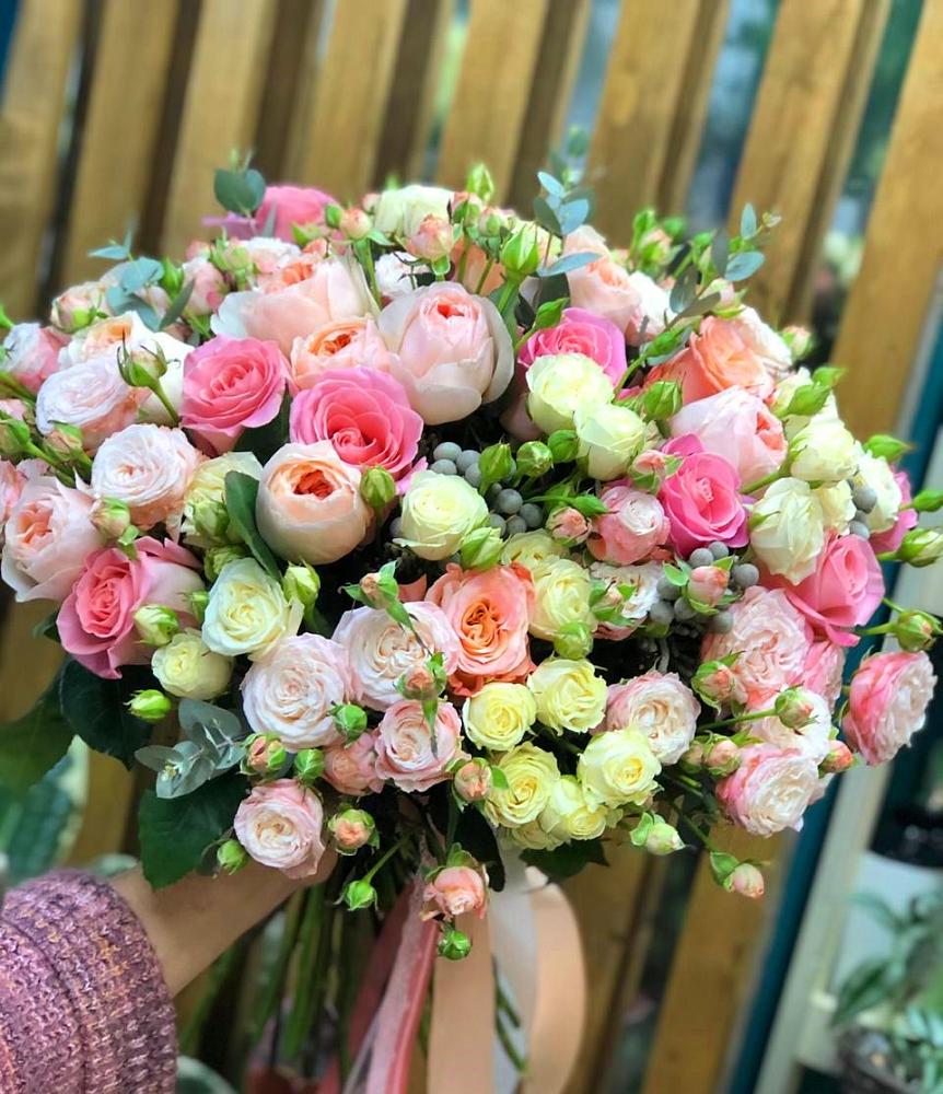 Букет цветов из: Розы в Свече