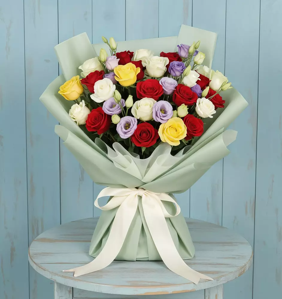 Букет цветов из: Розы в Свече