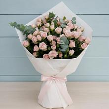 Букет цветов из:  Розы в Свече