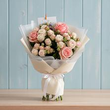 Букет цветов из:  Розы в Свече