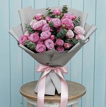 Букет цветов из:  Розы в Свече